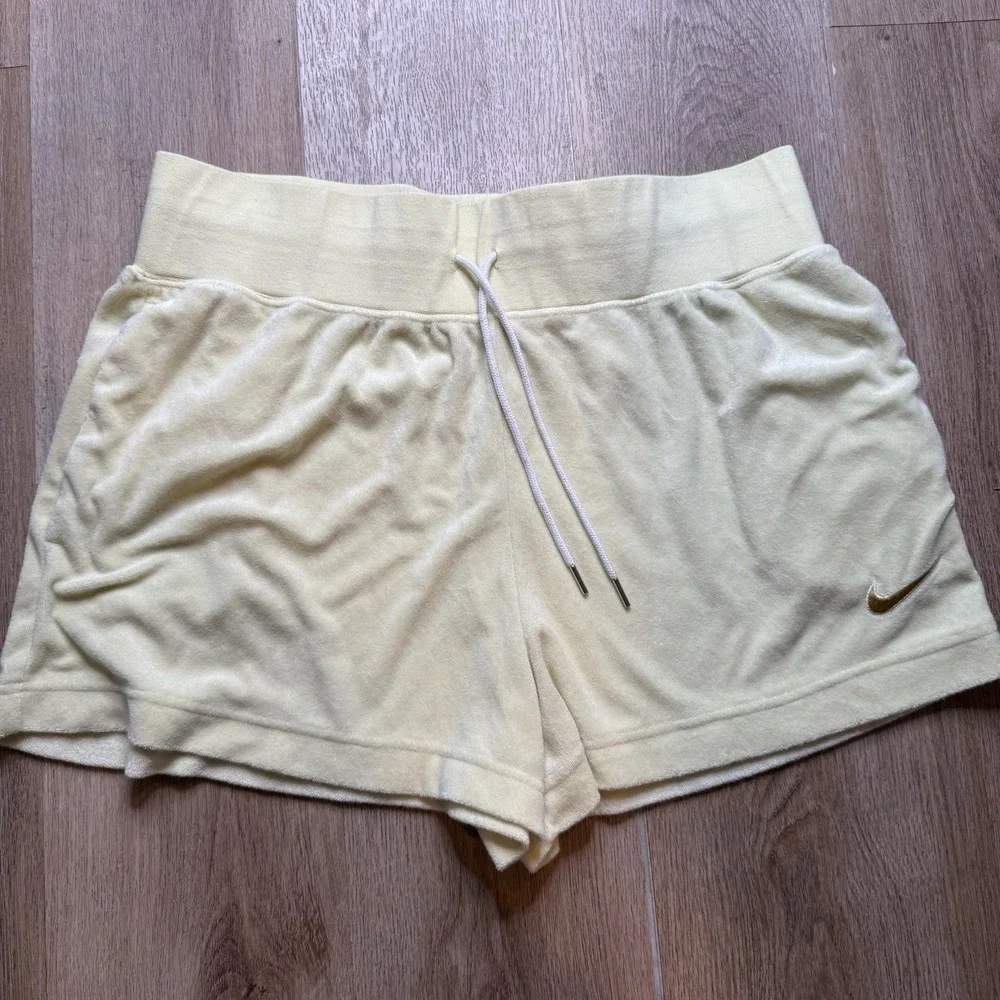 XL Nike Sportswear Terry Cloth PE Shorts Citron Tint Wheat Gold Women's